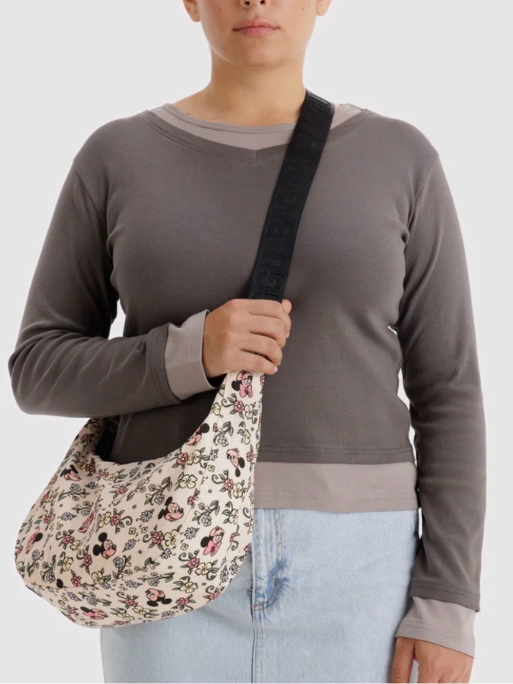 W/charm-Baggu medium crescent bag and charm Storybook floral Disney collab BNWT - Picture 4 of 11